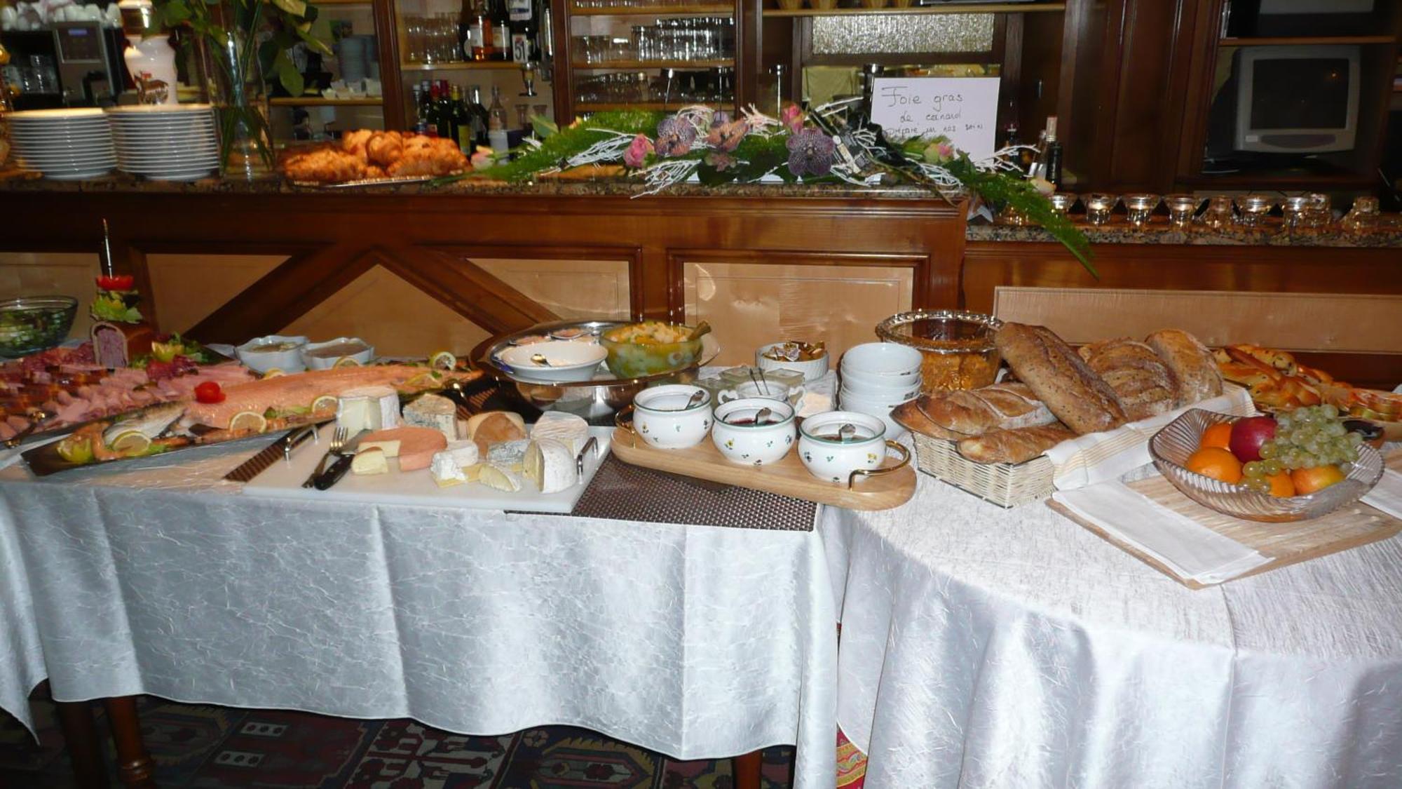 Logis Hotel Restaurant Au Lion Rouge Бартенхейм Экстерьер фото
